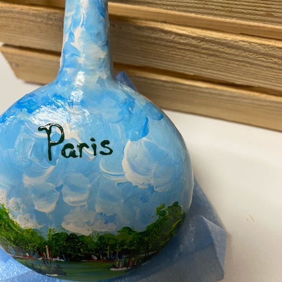 Eiffel Tower/Paris hand painted Ornament - Picture 2 of 5